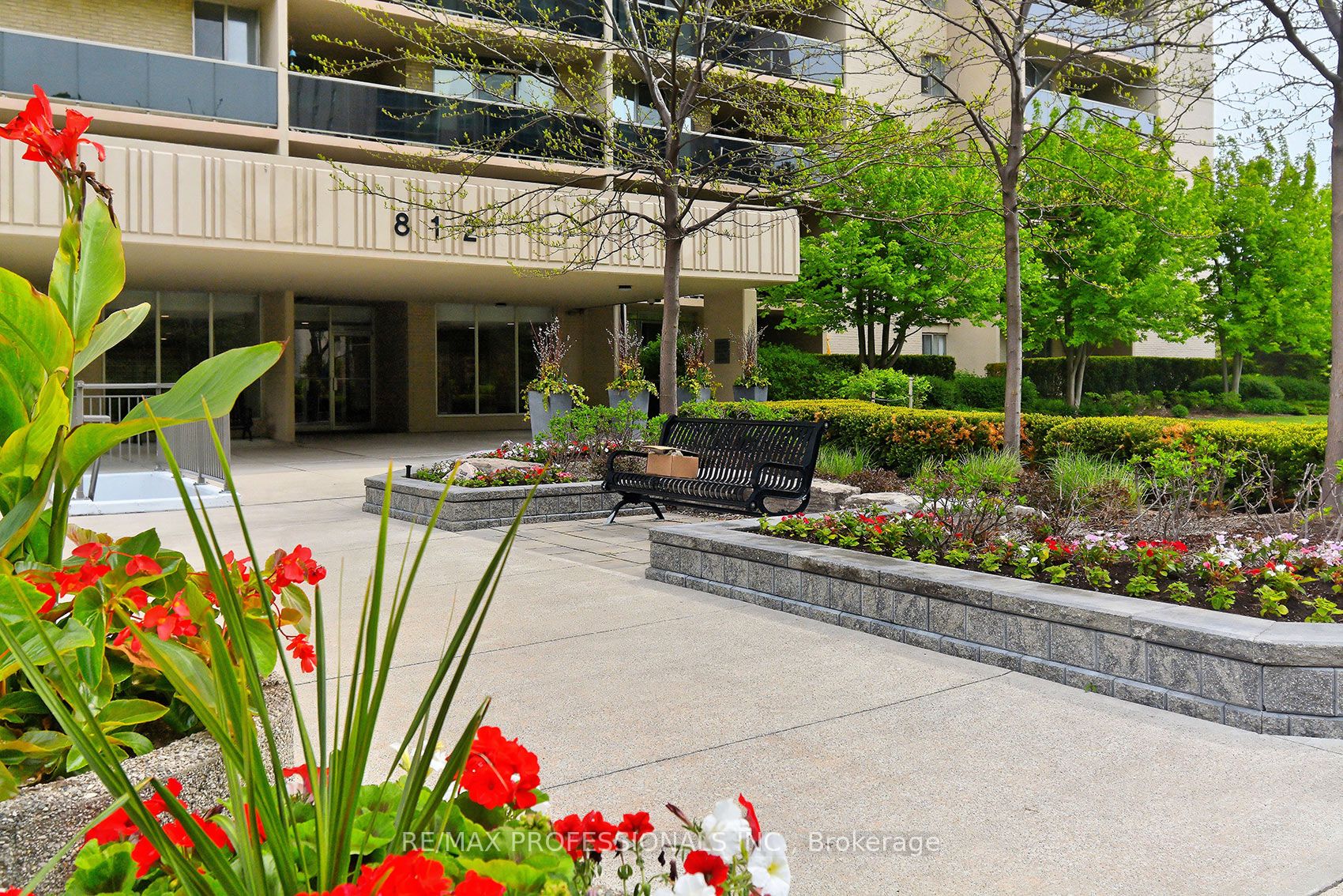 1504-812 Burnhamthorpe Road, Toronto, ON, M9C 4W1