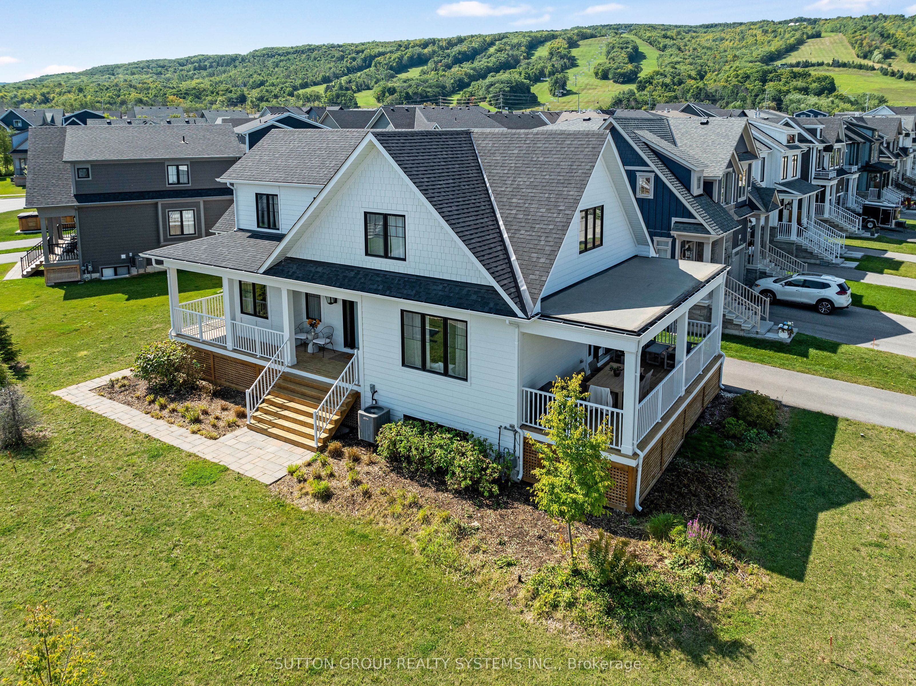 109 Sycamore Street, Blue Mountains, ON, L9Y 4E2