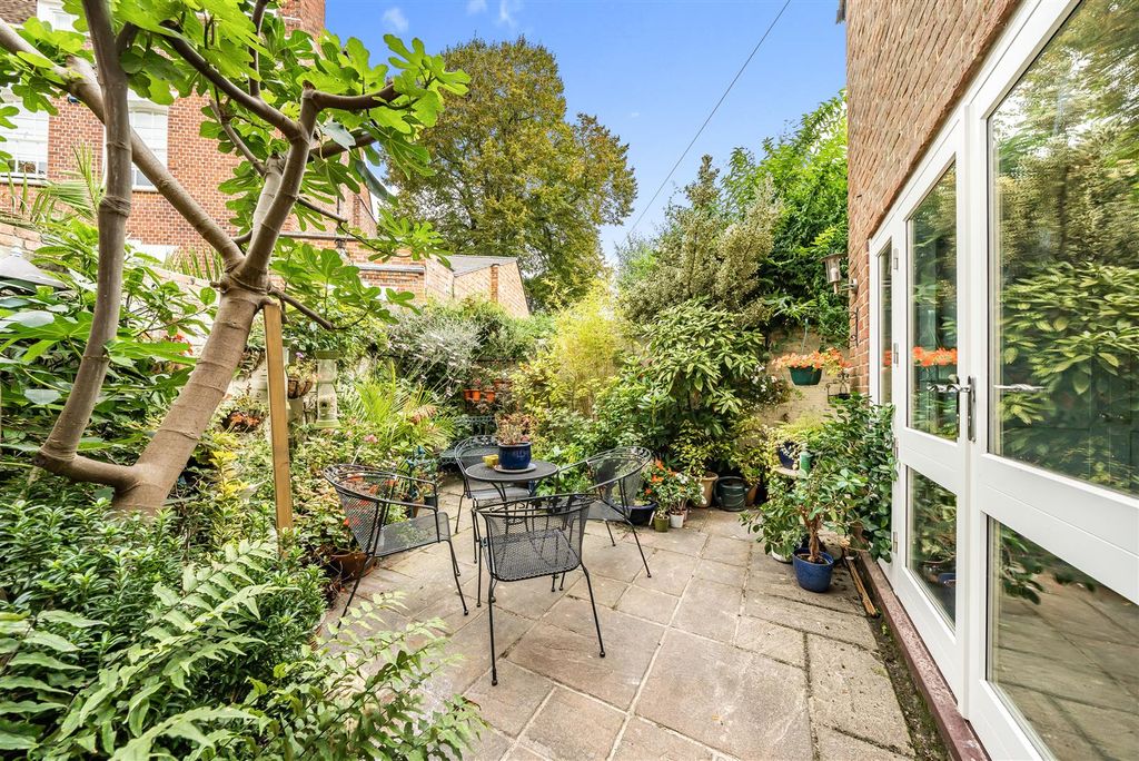 Additional image 5 of 5 bed end terrace house for saleSt. James Close, Poole BH15