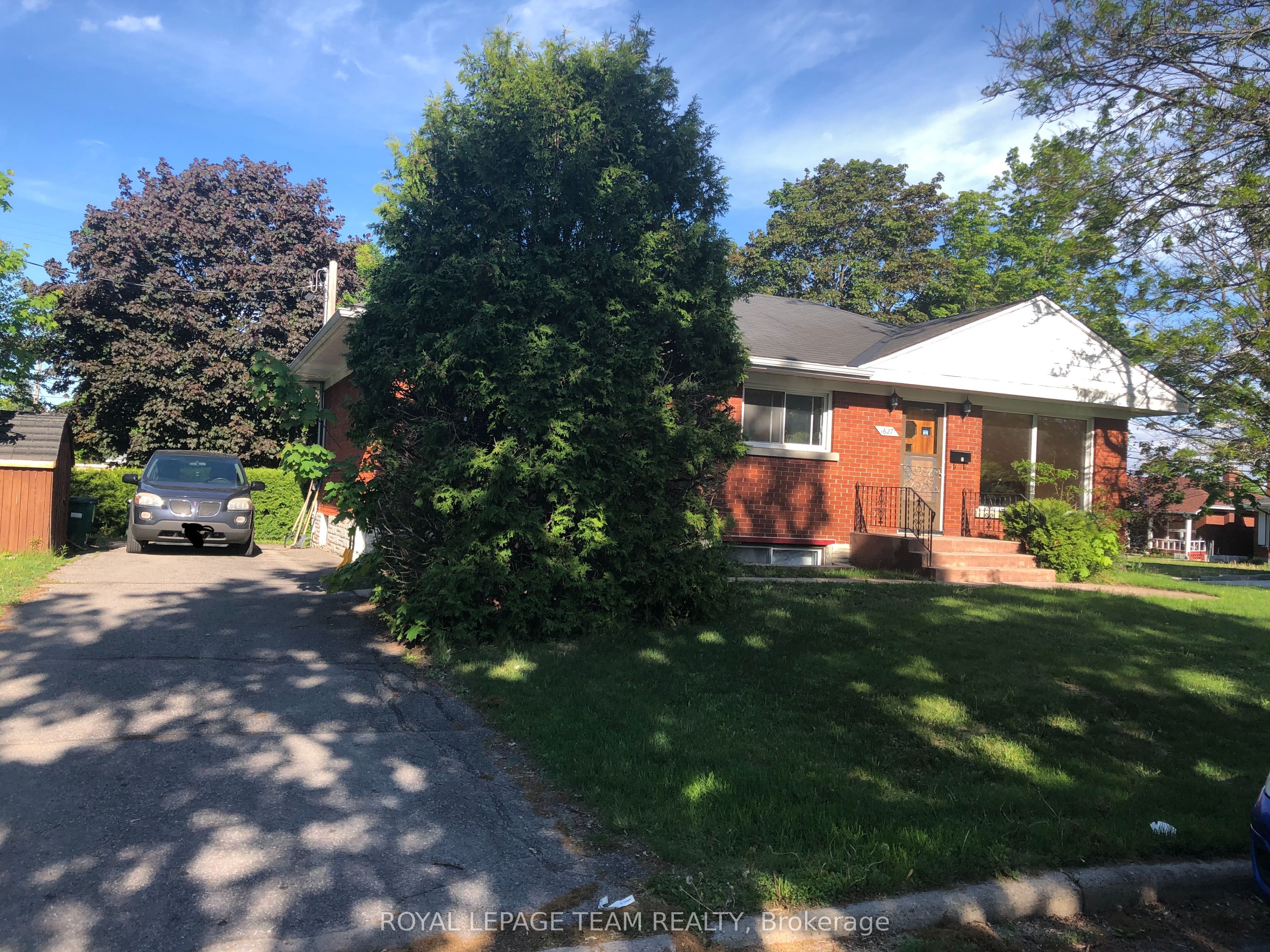 2-1627 Chaucer Avenue, Ottawa, ON, K1G 0R7