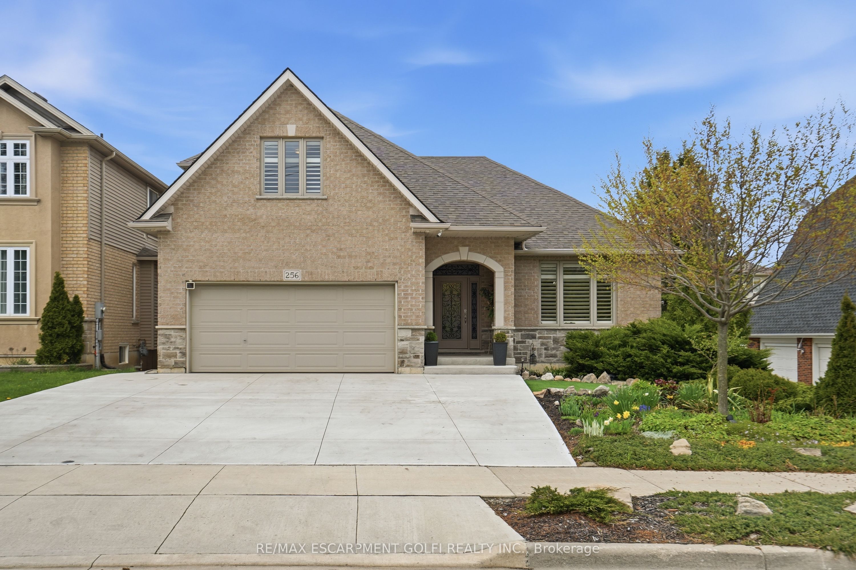 256 Highland Road W, Hamilton, ON, L8J 2V2