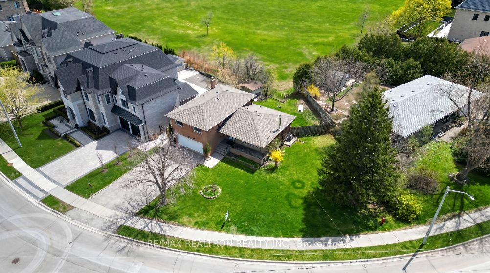 19 Claridge Drive, Richmond Hill, ON, L4C 6G8