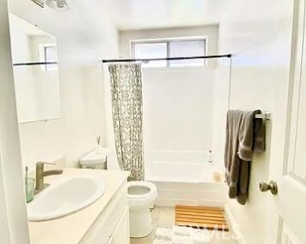 Additional image 12 of 17619 Regency Cir, Bellflower, CA 90706