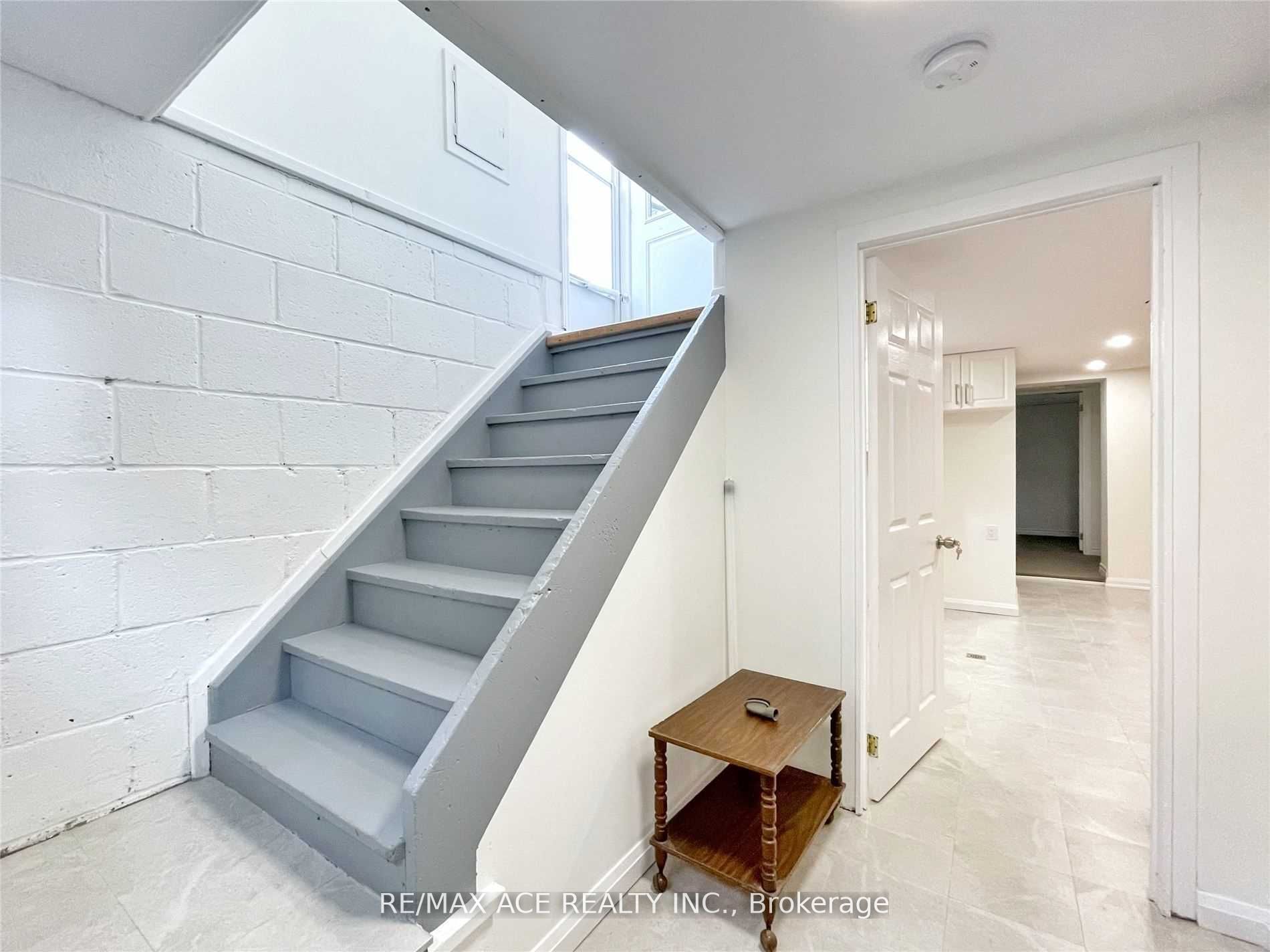 Additional image 2 of Lower-246 Horsham Avenue, Toronto, ON, M2N 2A6