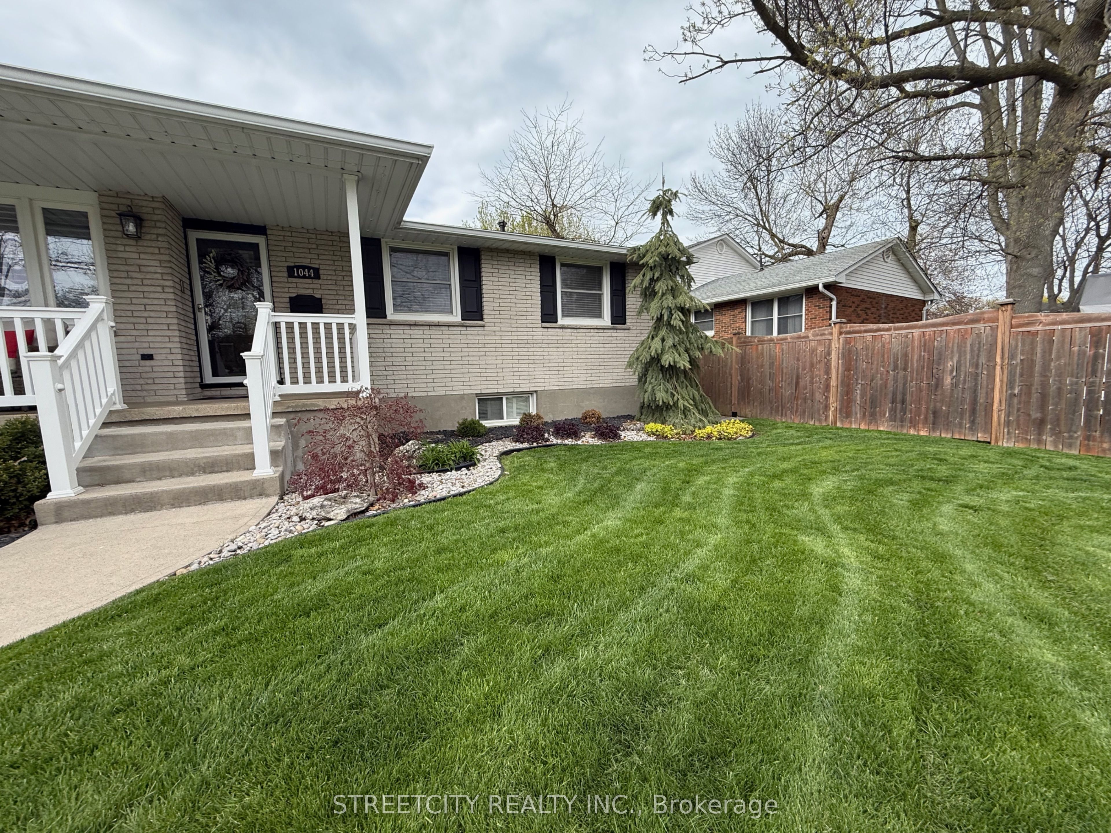 Additional image 2 of 1044 Cathcart Boulevard, Sarnia, ON, N7S 2H2