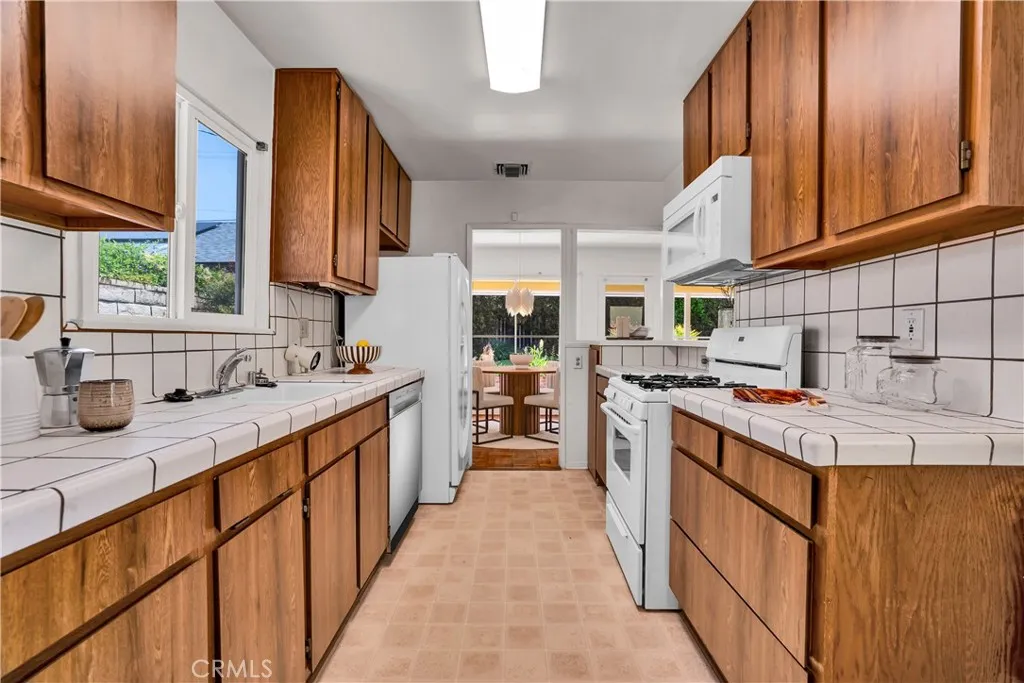Additional image 18 of 7862 Jellico Avenue, Northridge, CA 91325