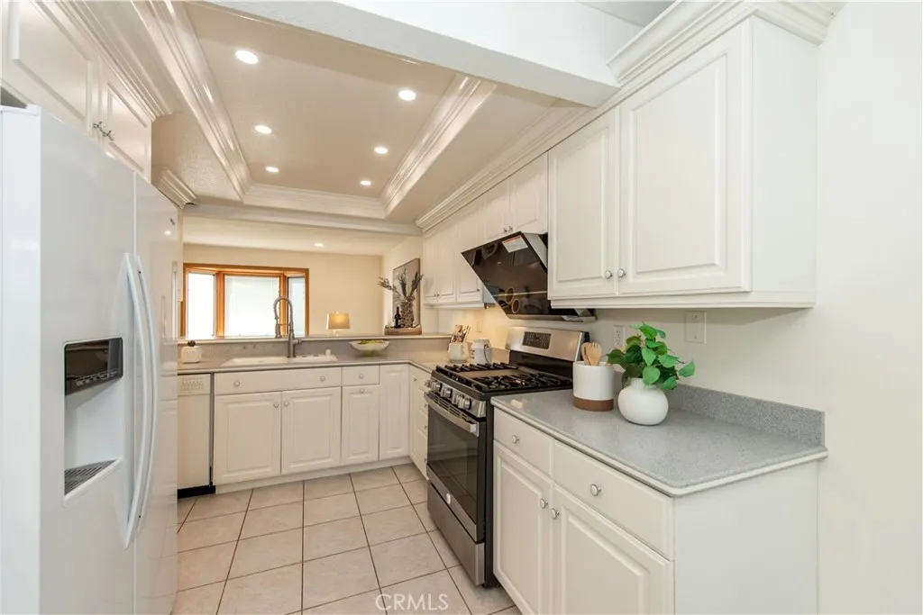 Additional image 15 of 19 Alabaster, Irvine, CA 92614