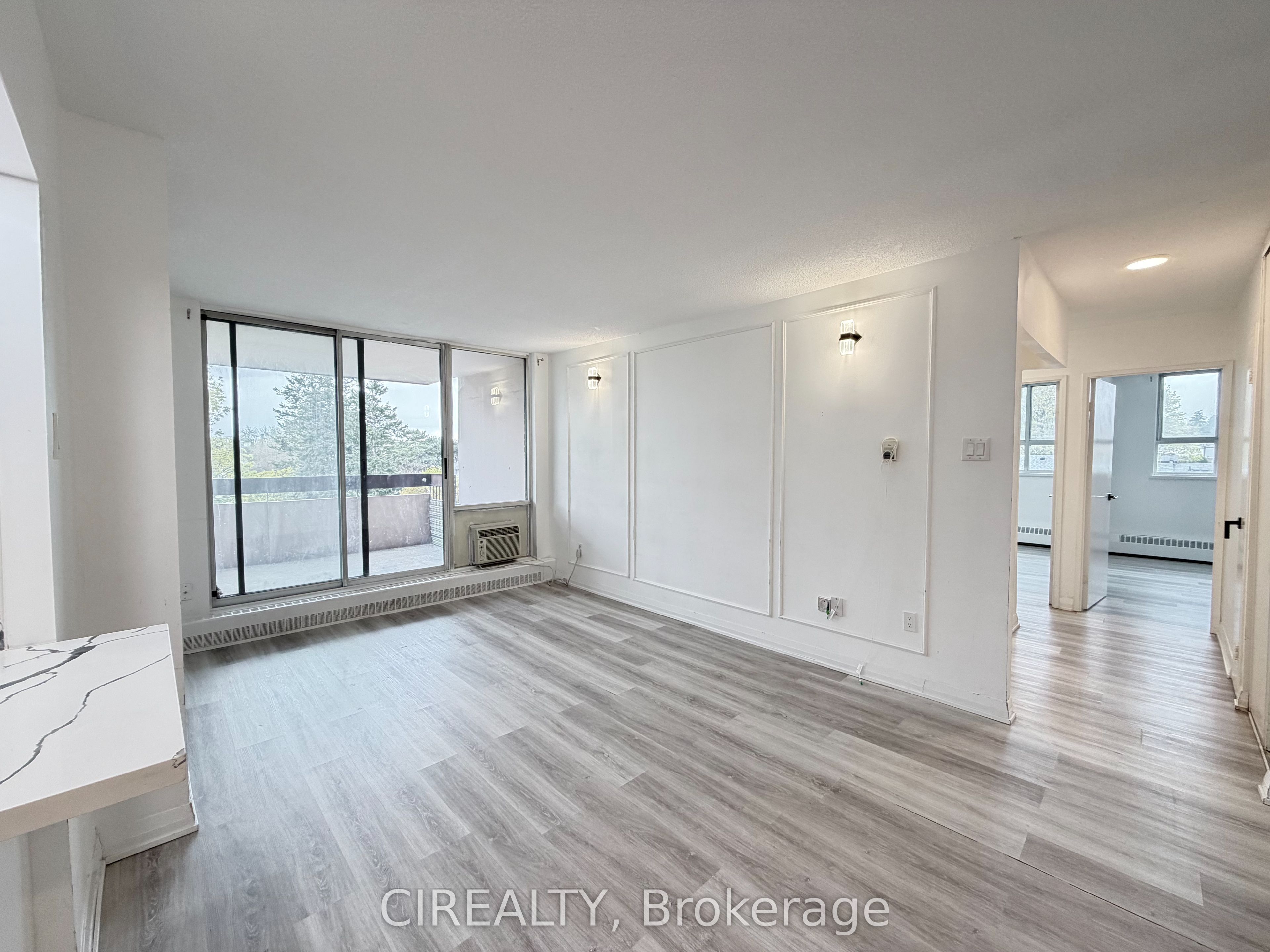 411-1615 Bloor Street, Mississauga, ON, L4X 1S2
