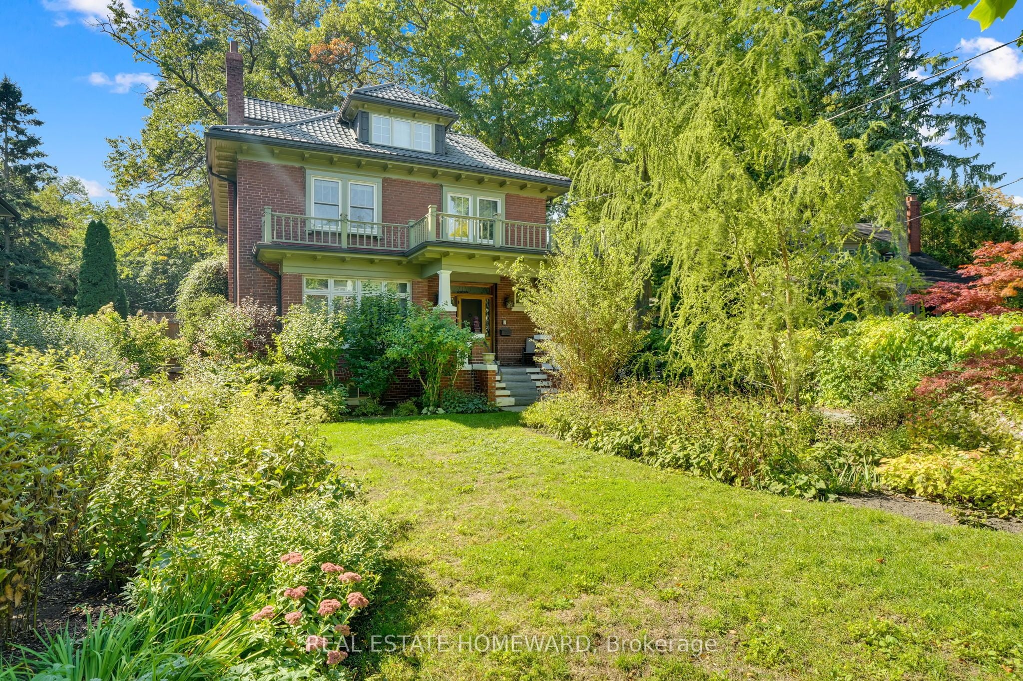 32 Hollywood Crescent, Toronto, ON, M4L 2K5