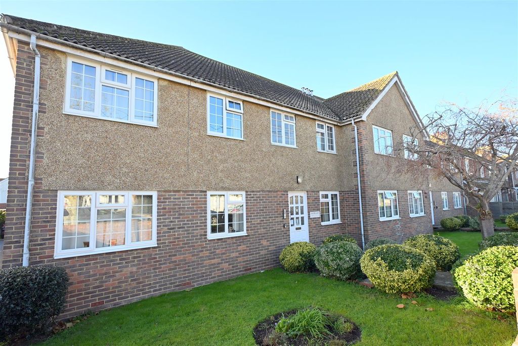 2 bed flat for saleAlbert Road, Polegate BN26