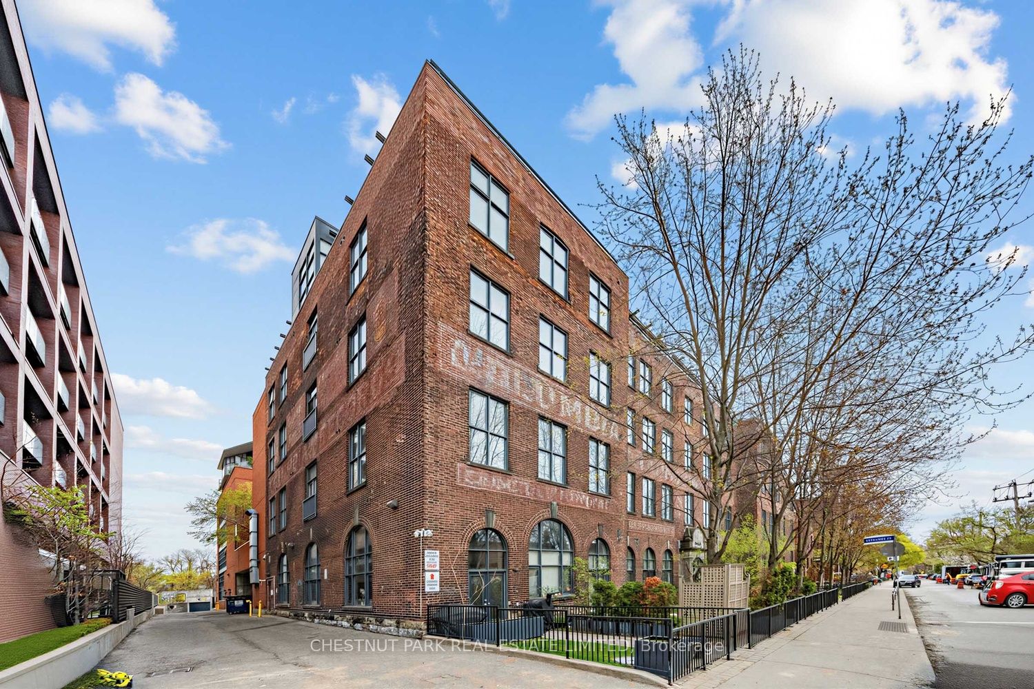 Additional image 2 of 301-363 Sorauren Avenue, Toronto, ON, M6R 3C1