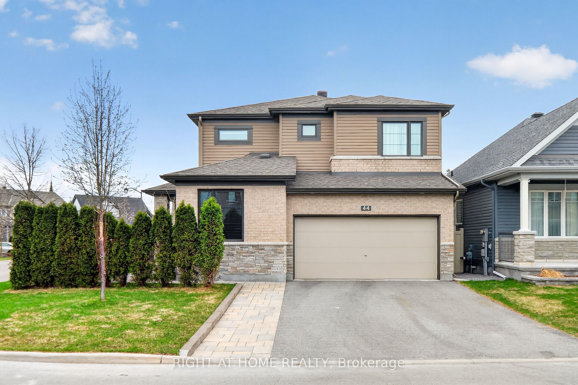 44 Hawks Landing Crescent, Ottawa, ON, K2S 1W1