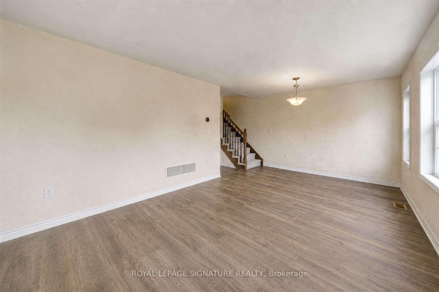 Additional image 3 of Main-2765 Sapphire Drive, Pickering, ON, L1X 0G2