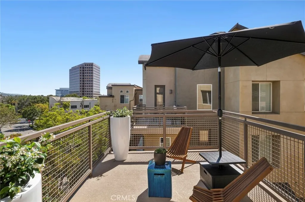 555 Rockefeller, Irvine, CA 92612 photo 3