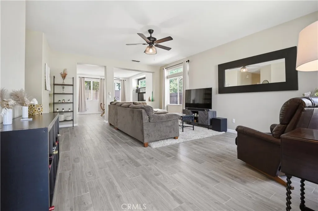 3563 Santiago Ave, Merced, CA 95348 photo 4