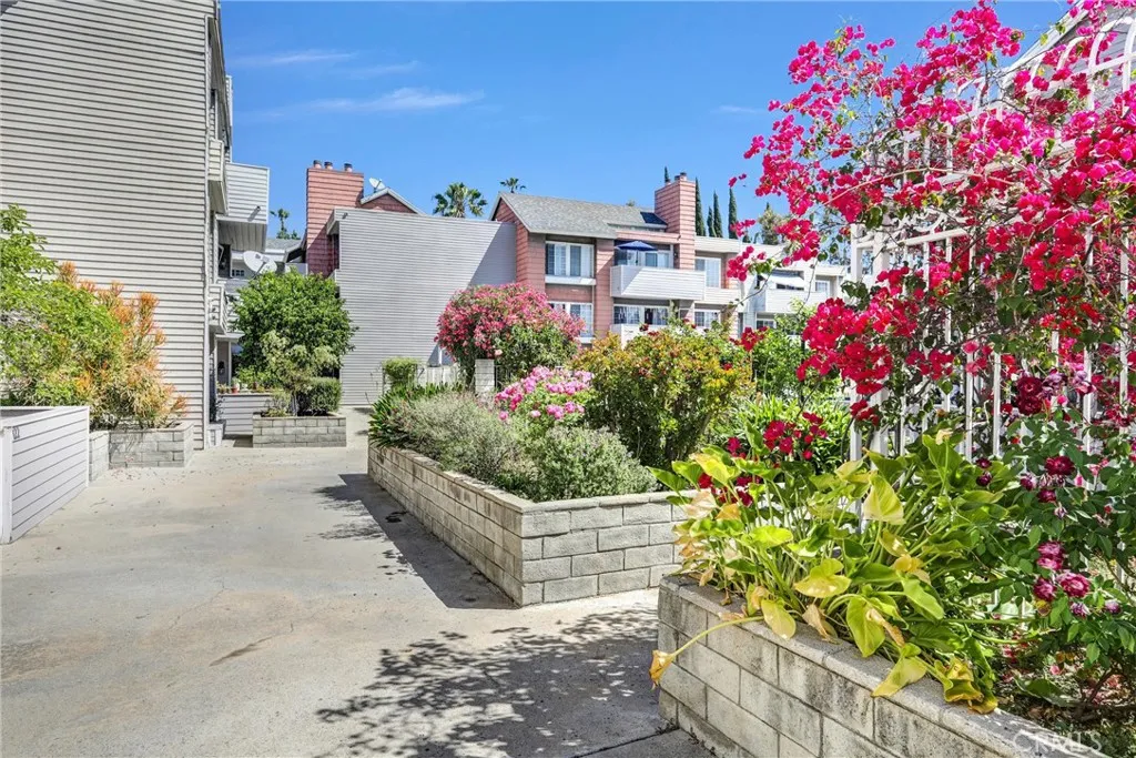 Additional image 19 of 20235 Keswick Street Unit 213, Winnetka, CA 91306