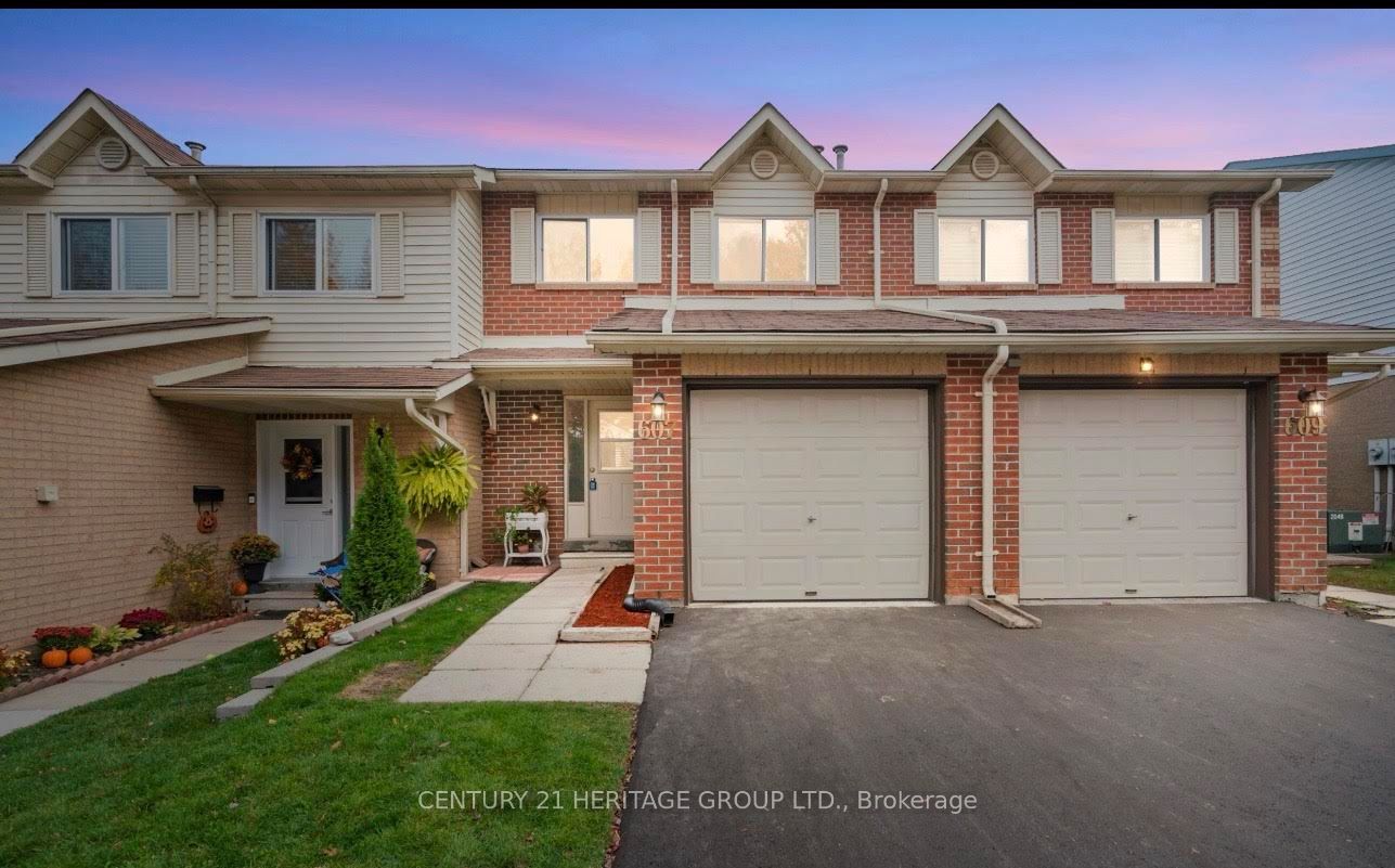 607 Gibney Crescent, Newmarket, ON, L3X 1Y3