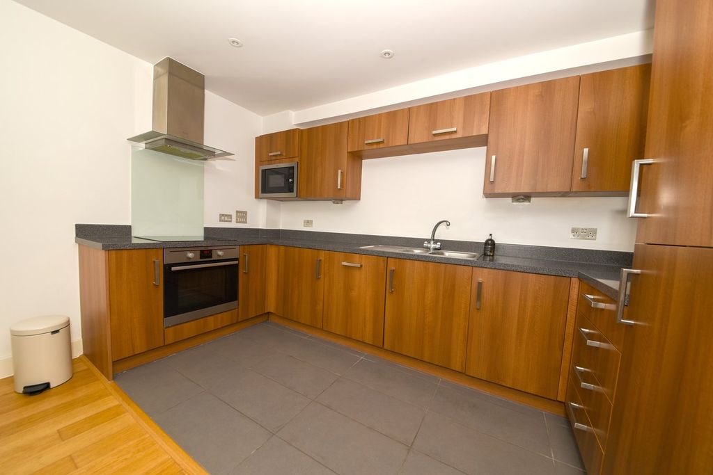 Additional image 4 of 2 bed flat for salePark Way, Newbury RG14