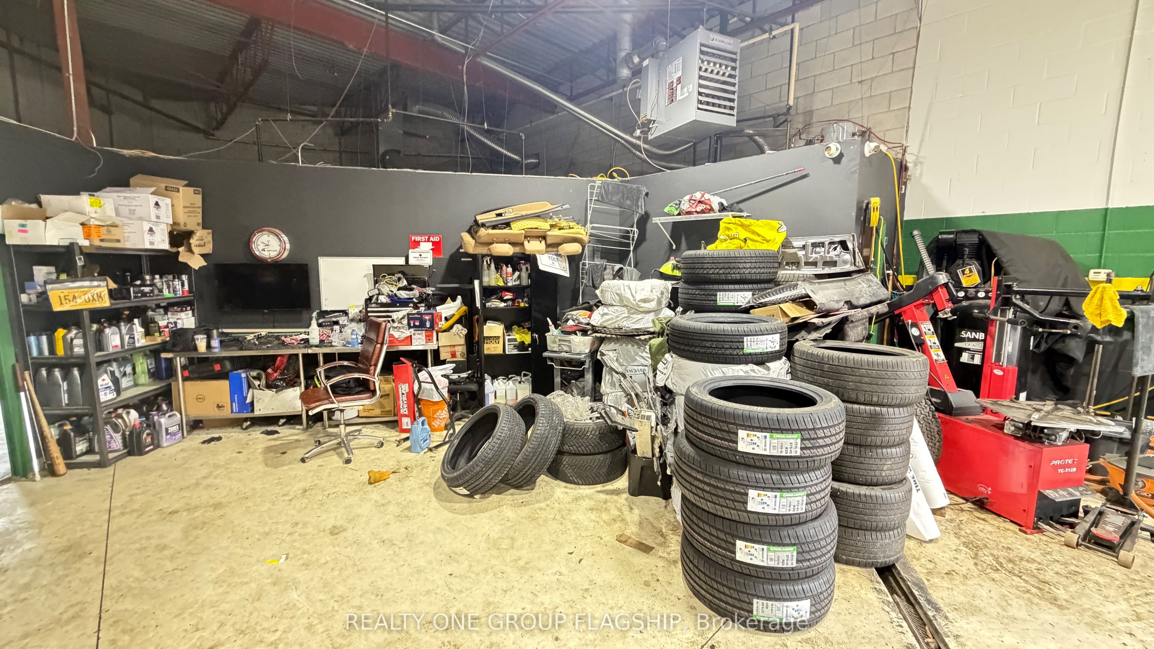 Additional image 5 of 37 Kodiak Crescent, Toronto, ON, M3J 3G5