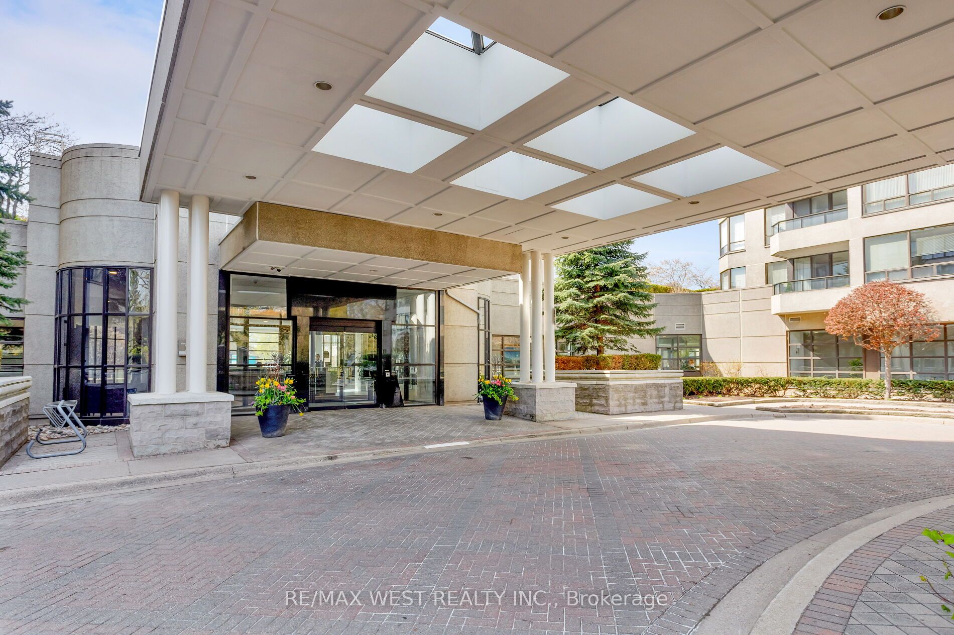 Additional image 3 of 411-1 Aberfoyle Crescent, Toronto, ON, M8X 2X8