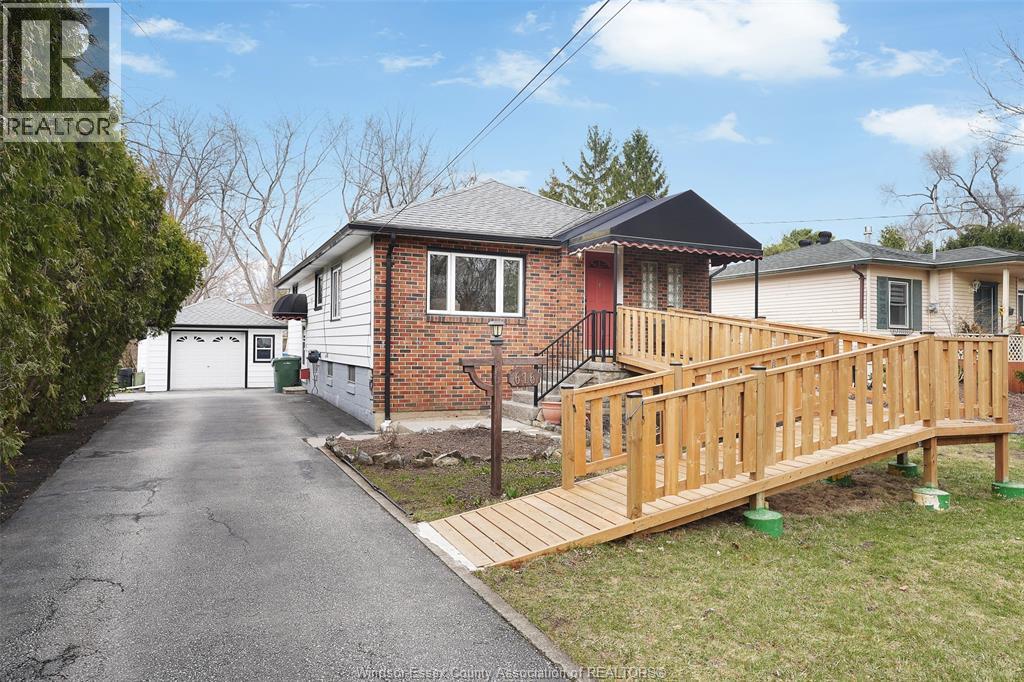616 Ducharme Street, Windsor, ON, N9G1K6