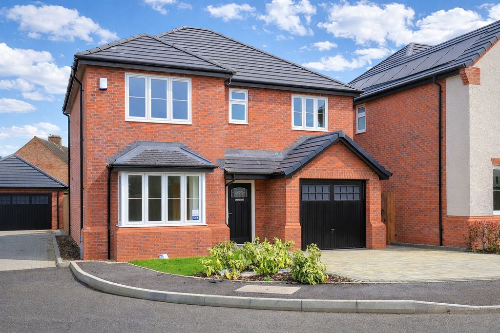 4 bed detached house for saleLichfield Road, Bloxwich, Walsall WS3