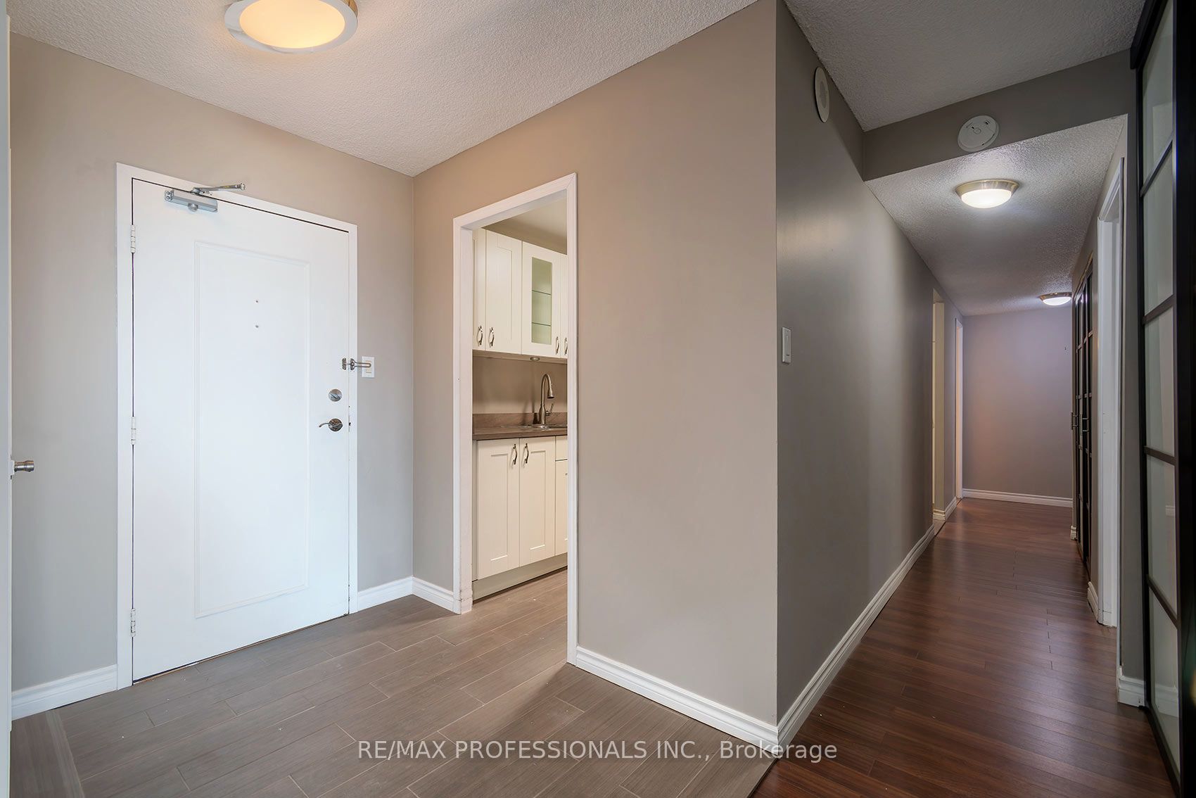 Additional image 4 of 1504-812 Burnhamthorpe Road, Toronto, ON, M9C 4W1