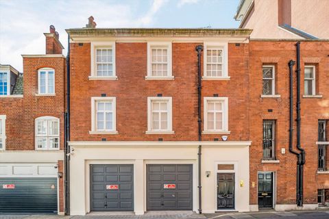 Woods Mews, Mayfair W1K