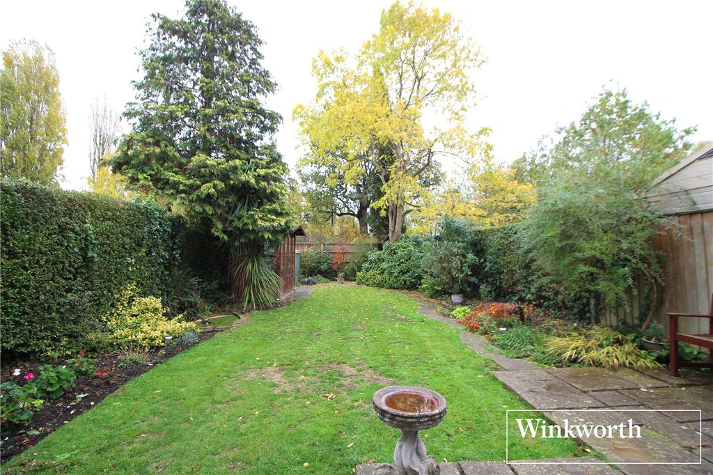 Additional image 11 of 3 bed semi-detached house for saleManor Way, Borehamwood, Hertfordshire WD6