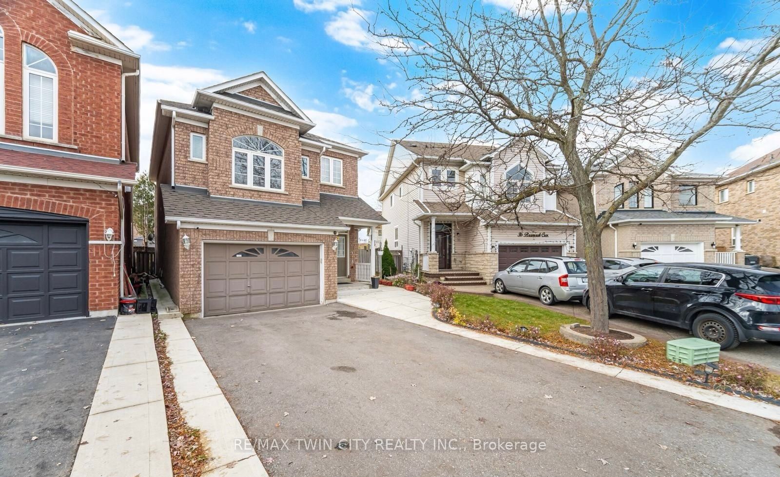 34 Bramoak Crescent, Brampton, ON, L7A 1T6 photo 2