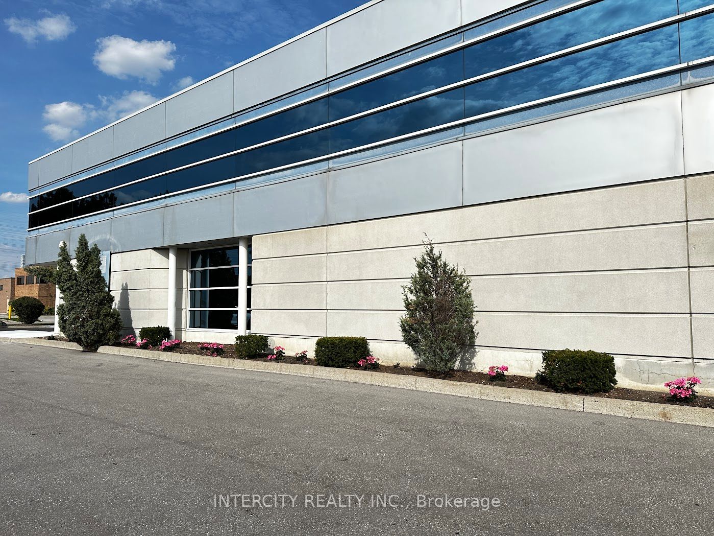 B-99 Sante Drive, Vaughan, ON, L4K 3C4