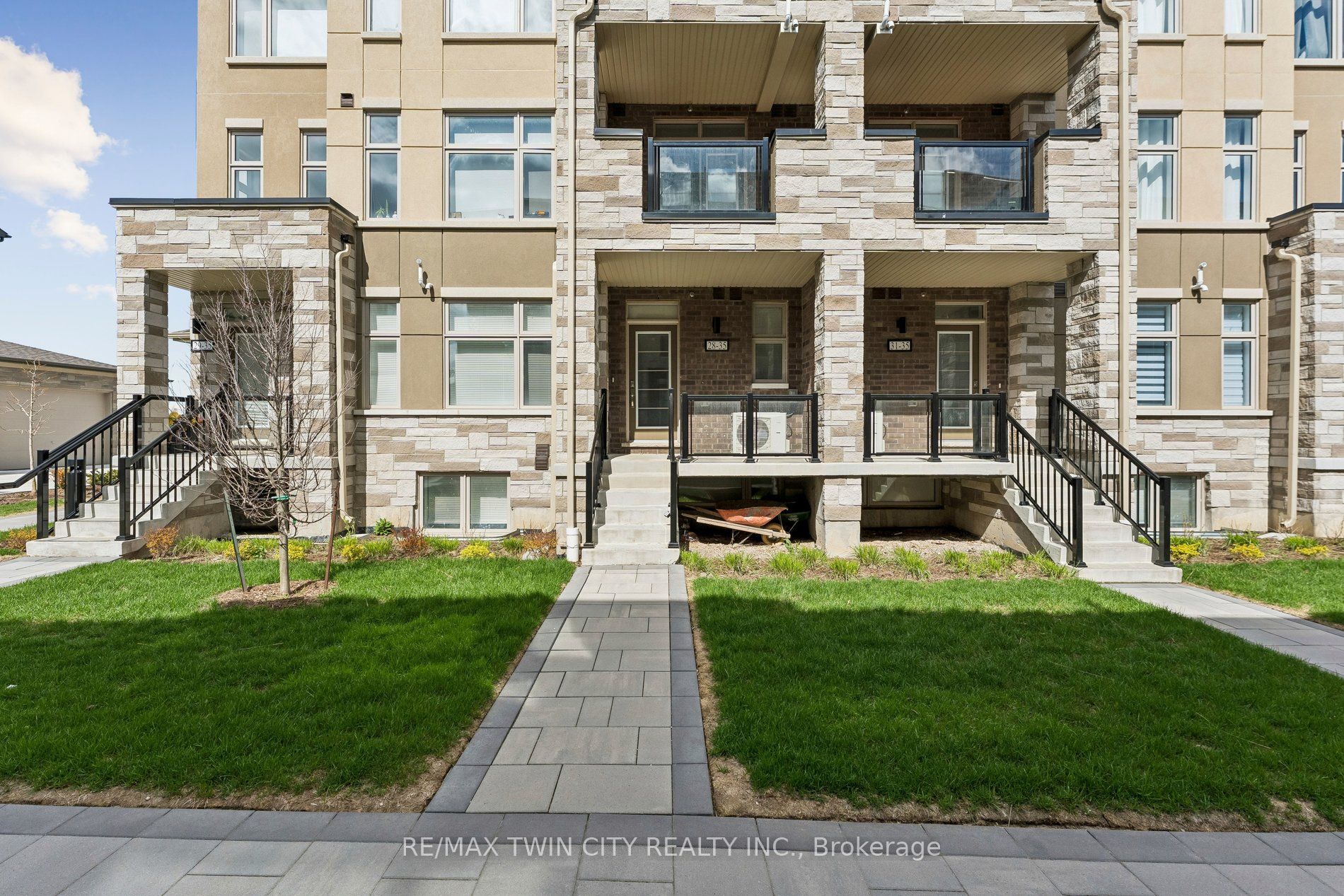 28-35 Fieldridge Crescent, Brampton, ON, L6R 0A7 photo 3