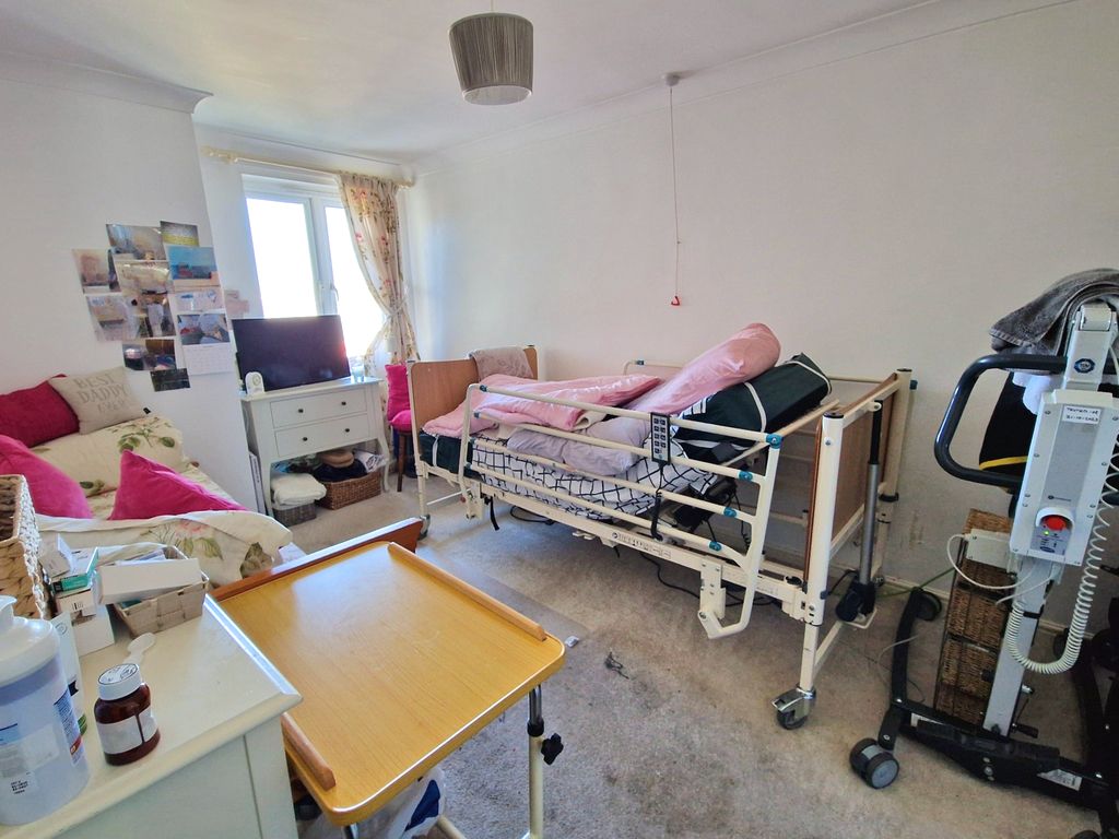 Additional image 6 of 1 bed property for saleStoneleigh Court, John Street, Porthcawl CF36