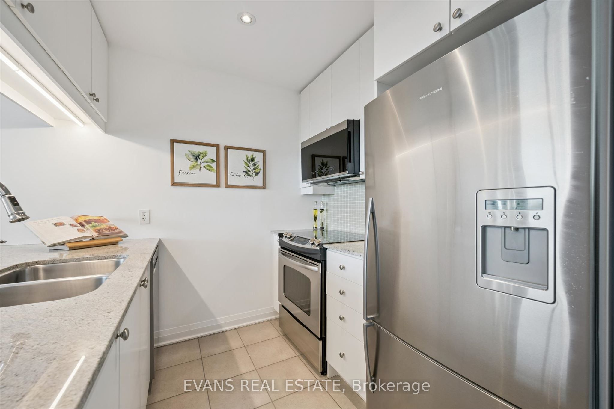 Additional image 6 of 1411-1055 Southdown Road, Mississauga, ON, L5J 0A3