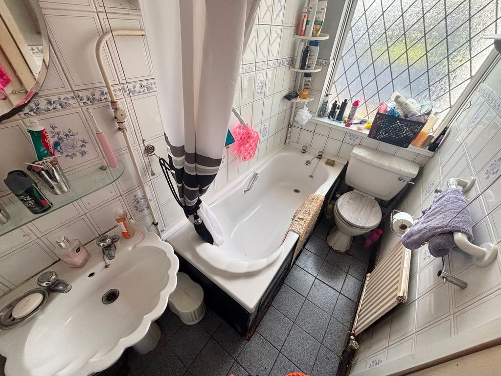 Additional image 18 of 3 bed bungalow for saleTwmpath Road, Pontypool NP4
