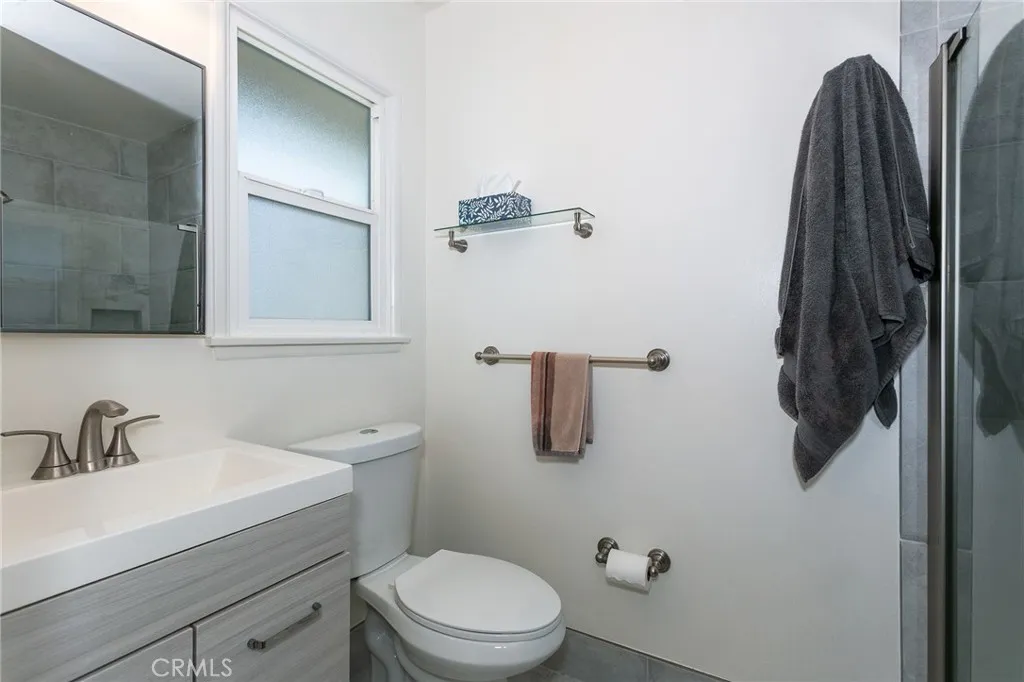 Additional image 37 of 21000 Elkwood St, Canoga Park, CA 91304