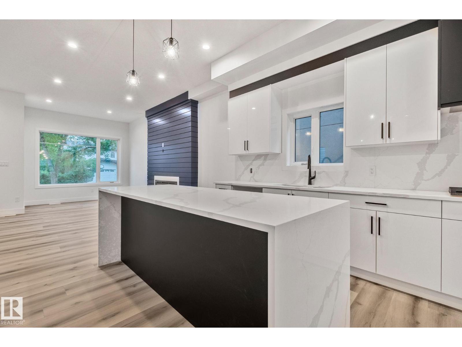 Additional image 5 of 11032 128 Street NW, Edmonton, AB, T5M0W6
