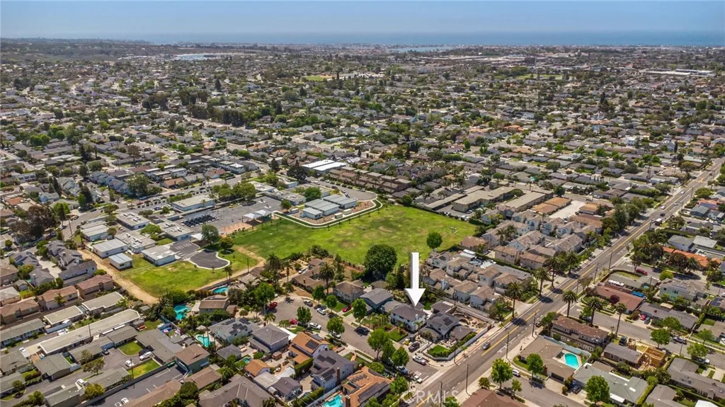 Additional image 100 of 305 Robinhood Ln, Costa Mesa, CA 92627