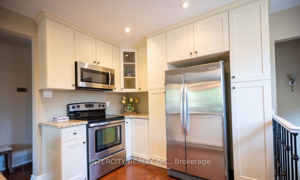 631 Trudale Court, Oakville, ON, L6L 4H2 photo 5