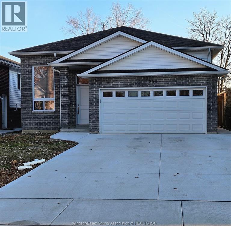 1858 Buckingham , Windsor, ON, N8T2A8