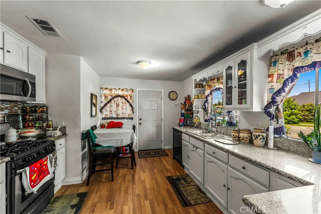 Additional image 15 of 1508 E Queensdale St, Compton, CA 90221