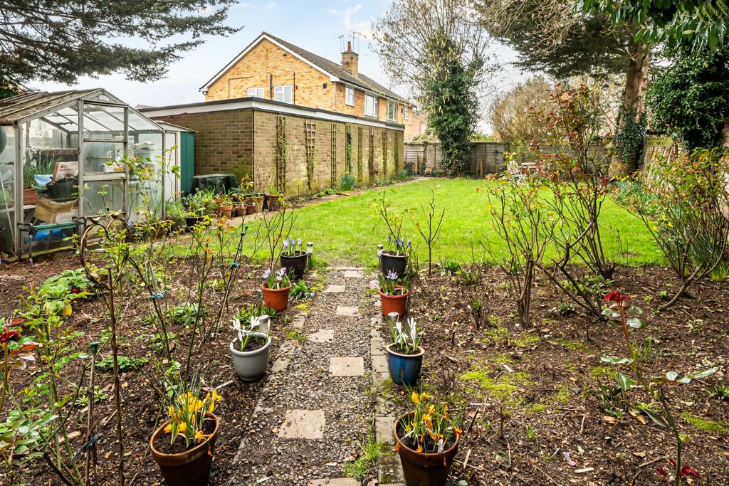 Additional image 9 of 2 bed maisonette for saleMaypole Road, Taplow, Buckinghamshire SL6