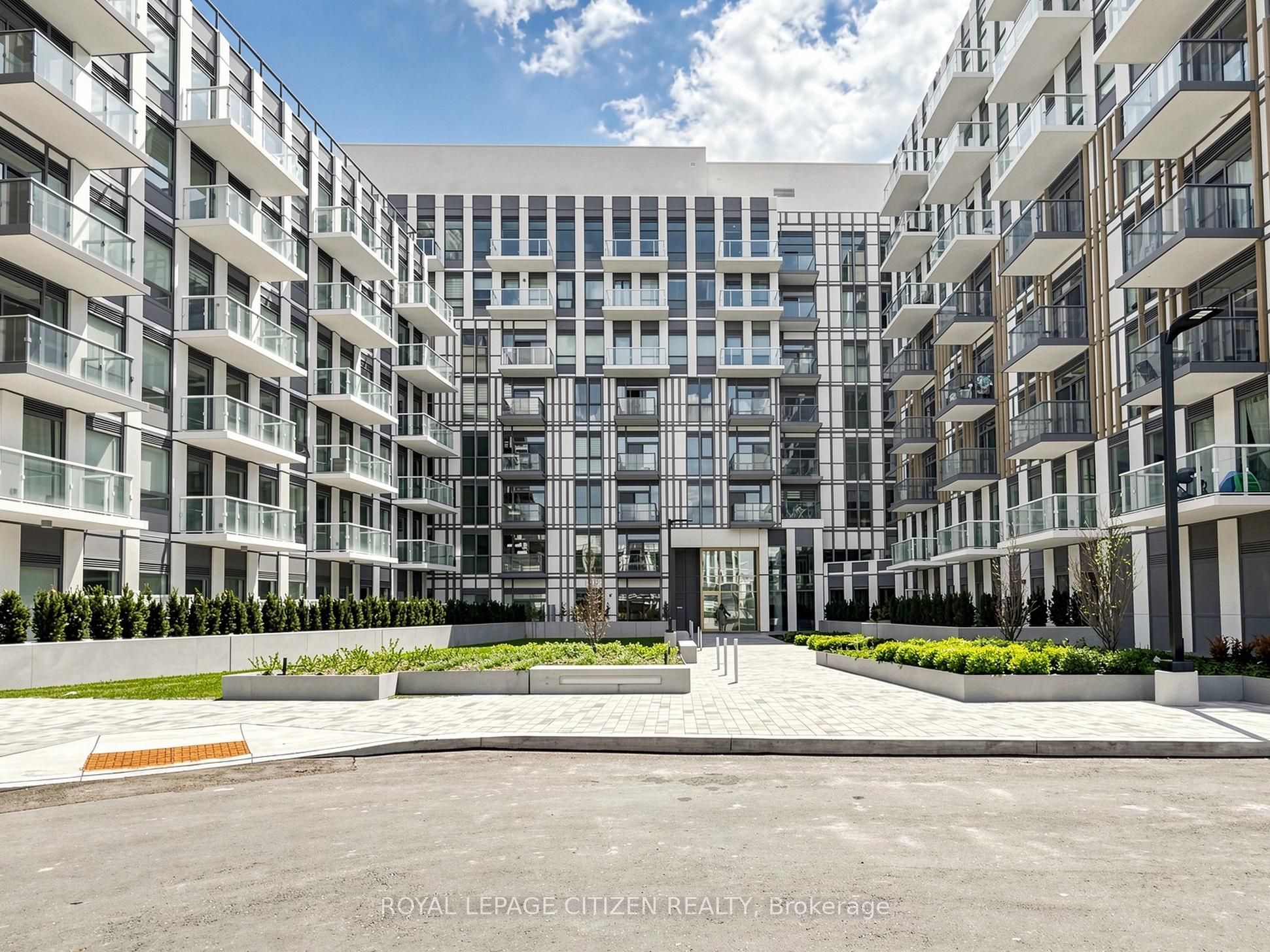 814-1005 Dundas Street, Oakville, ON, L6H 8C7