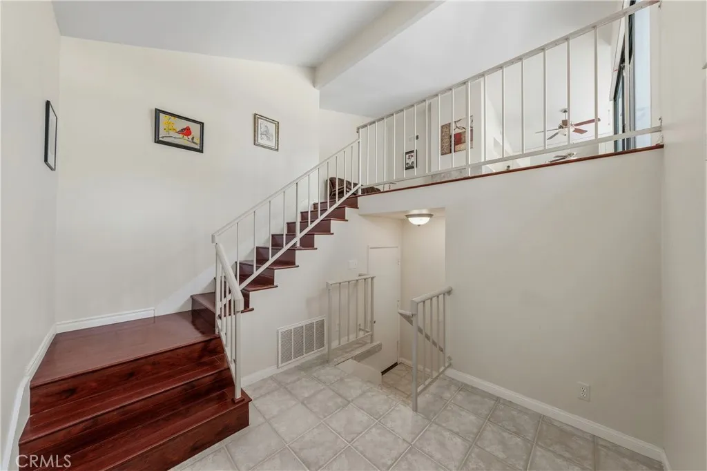 509 El Azul Cir, Oak Park, CA 91377 photo 4