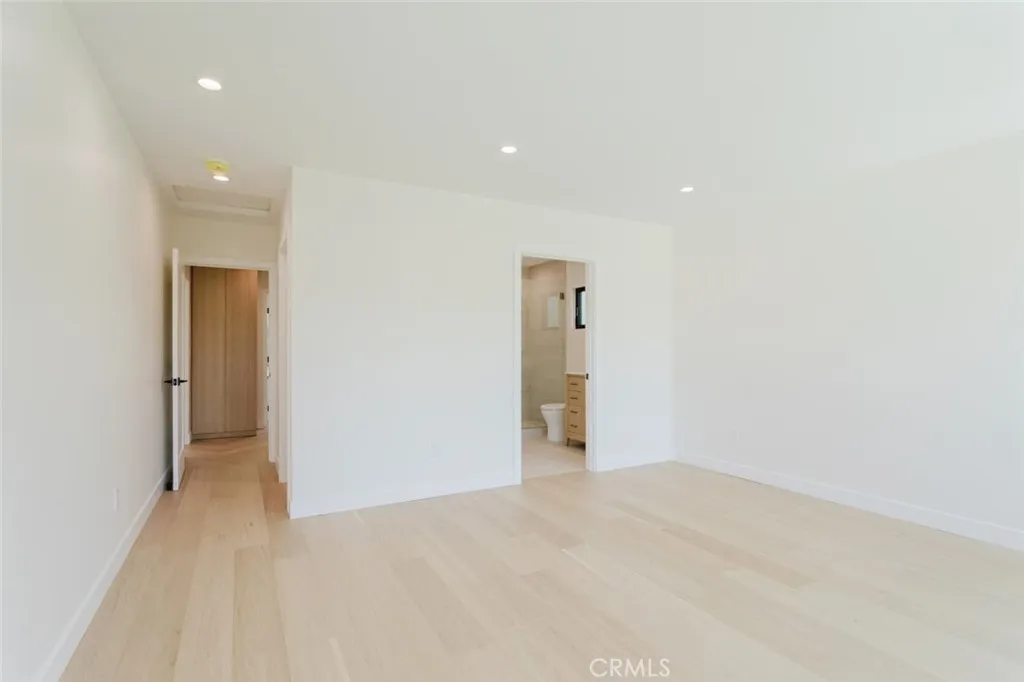 Additional image 131 of 941 Sherlock Drive, Burbank, CA 91501