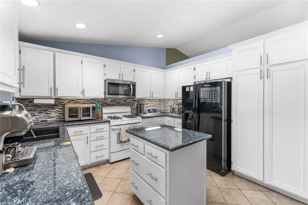 Additional image 46 of 533 Heidi Circle, Beaumont, CA 92223