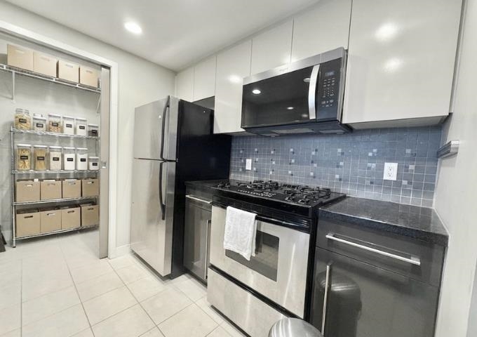 Additional image 5 of 4006-1408 Strathmore Mews, Vancouver, BC, V6Z 3A9