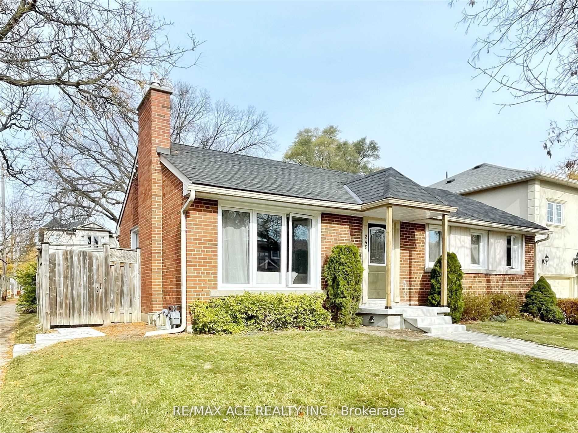 Lower-246 Horsham Avenue, Toronto, ON, M2N 2A6
