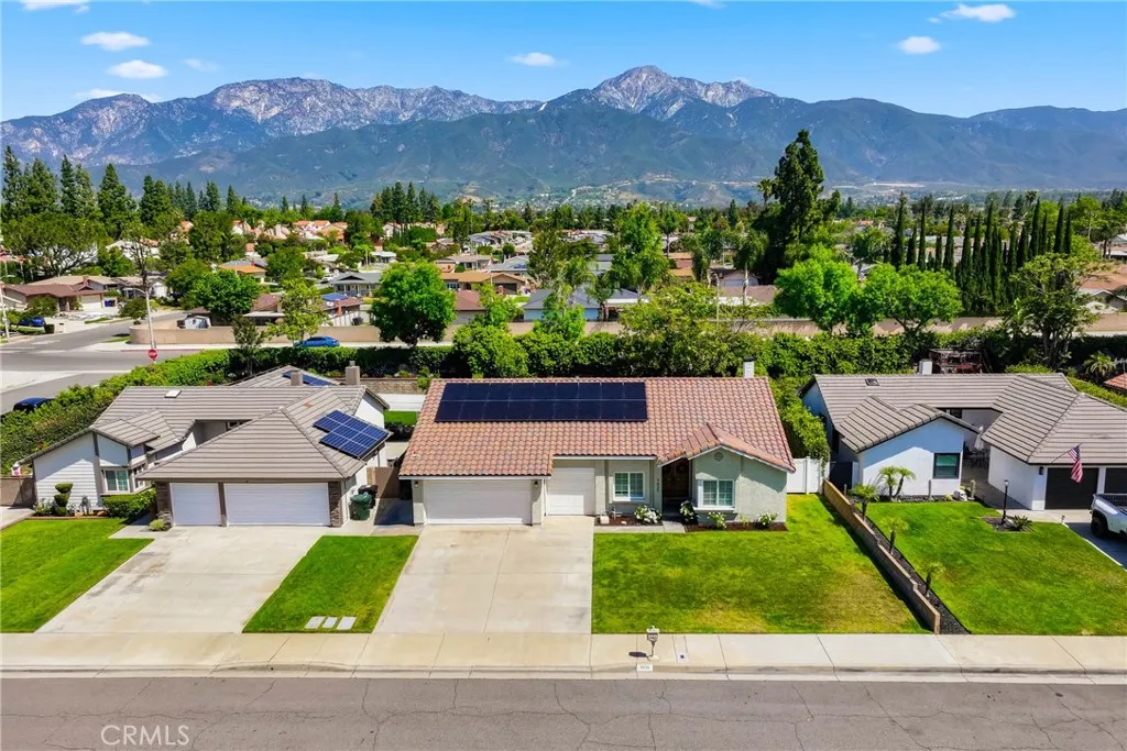 9830 Golden Arrow Ln, Rancho Cucamonga, CA 91701