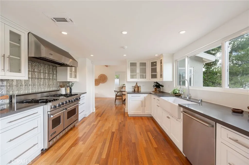 Additional image 23 of 19281 Berclair Lane, Tarzana, CA 91356